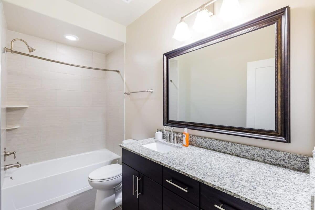 2B 2Ba Luxury Downtown Suite Rooftop Deck & Gym Baltimore Bagian luar foto