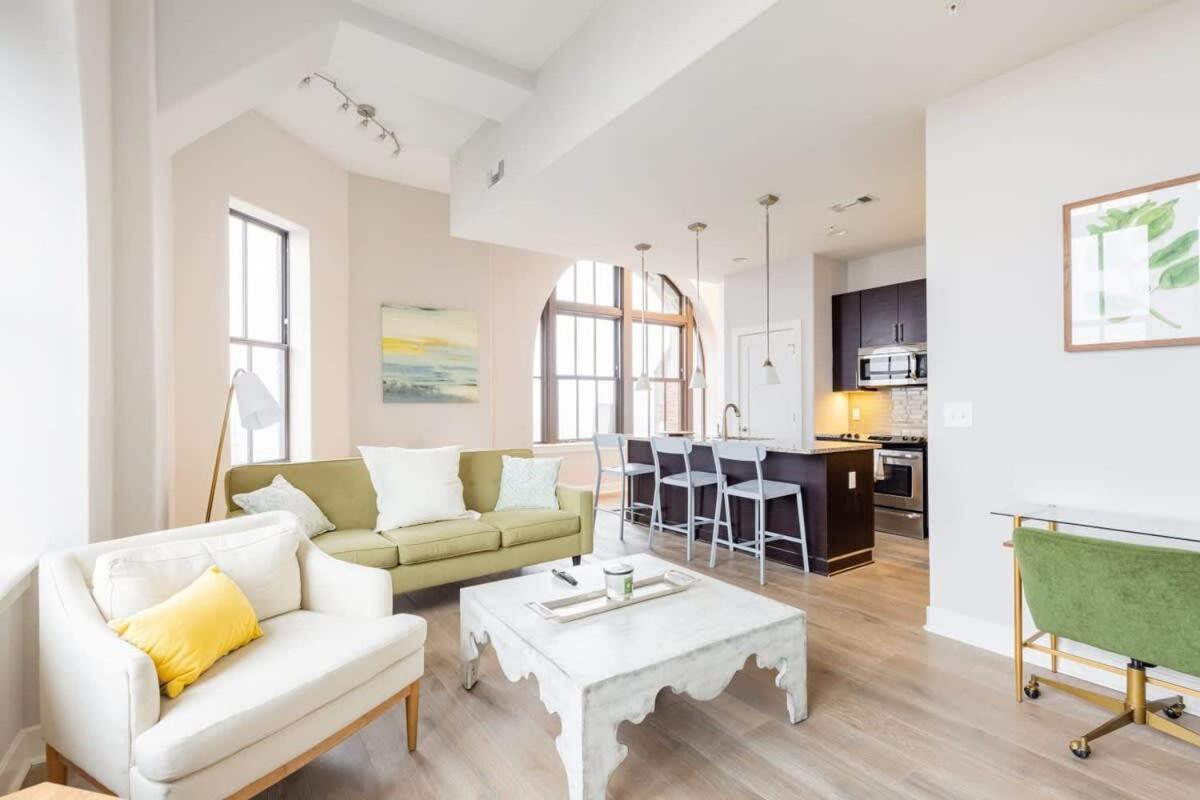 2B 2Ba Luxury Downtown Suite Rooftop Deck & Gym Baltimore Bagian luar foto