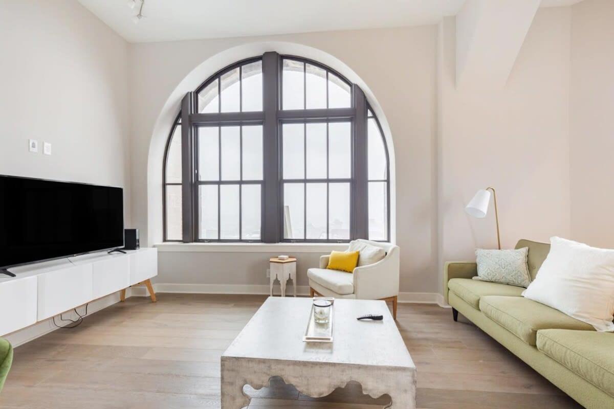 2B 2Ba Luxury Downtown Suite Rooftop Deck & Gym Baltimore Bagian luar foto