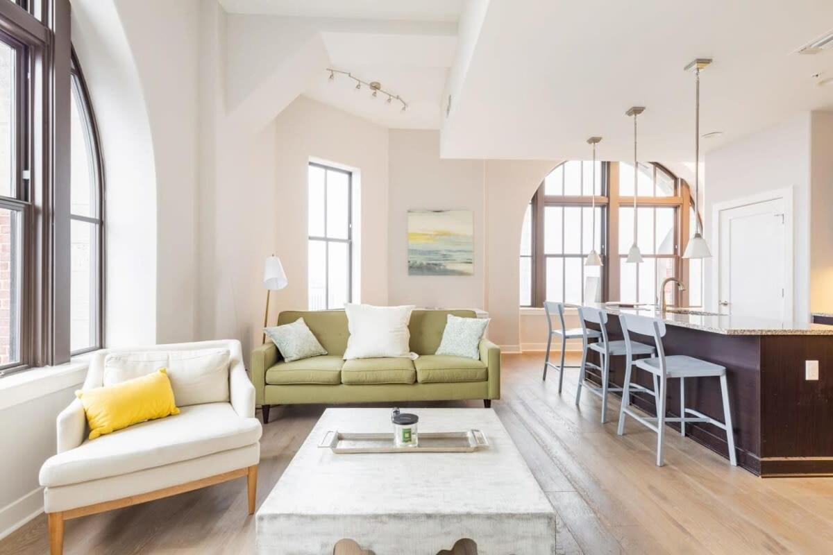 2B 2Ba Luxury Downtown Suite Rooftop Deck & Gym Baltimore Bagian luar foto
