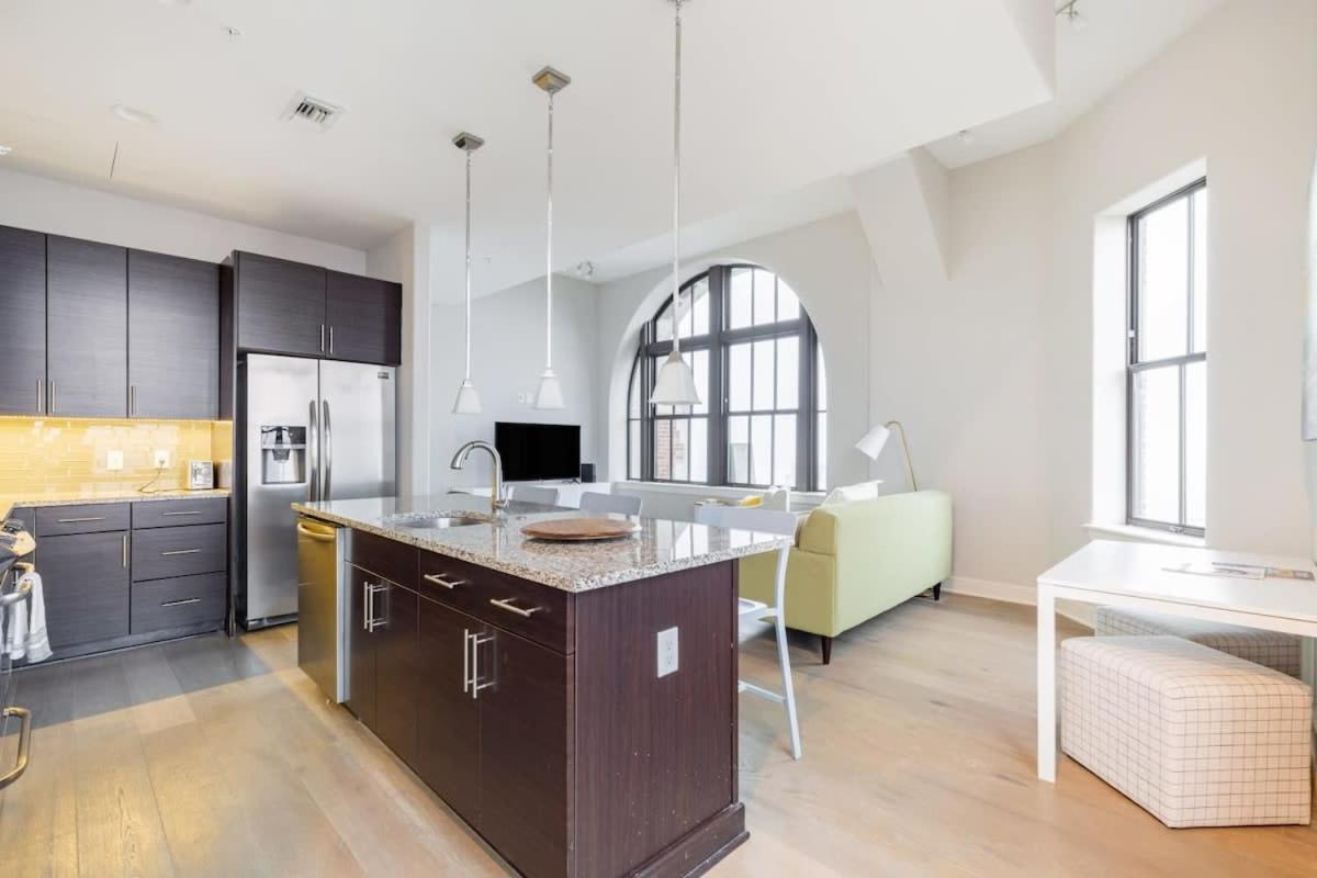 2B 2Ba Luxury Downtown Suite Rooftop Deck & Gym Baltimore Bagian luar foto