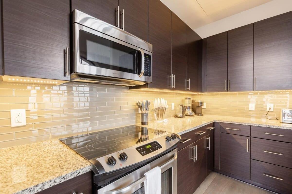 2B 2Ba Luxury Downtown Suite Rooftop Deck & Gym Baltimore Bagian luar foto