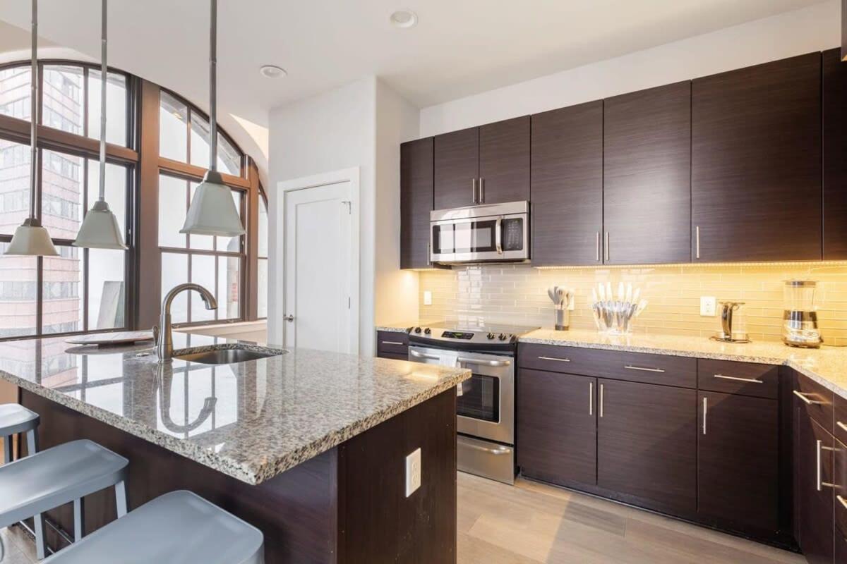 2B 2Ba Luxury Downtown Suite Rooftop Deck & Gym Baltimore Bagian luar foto